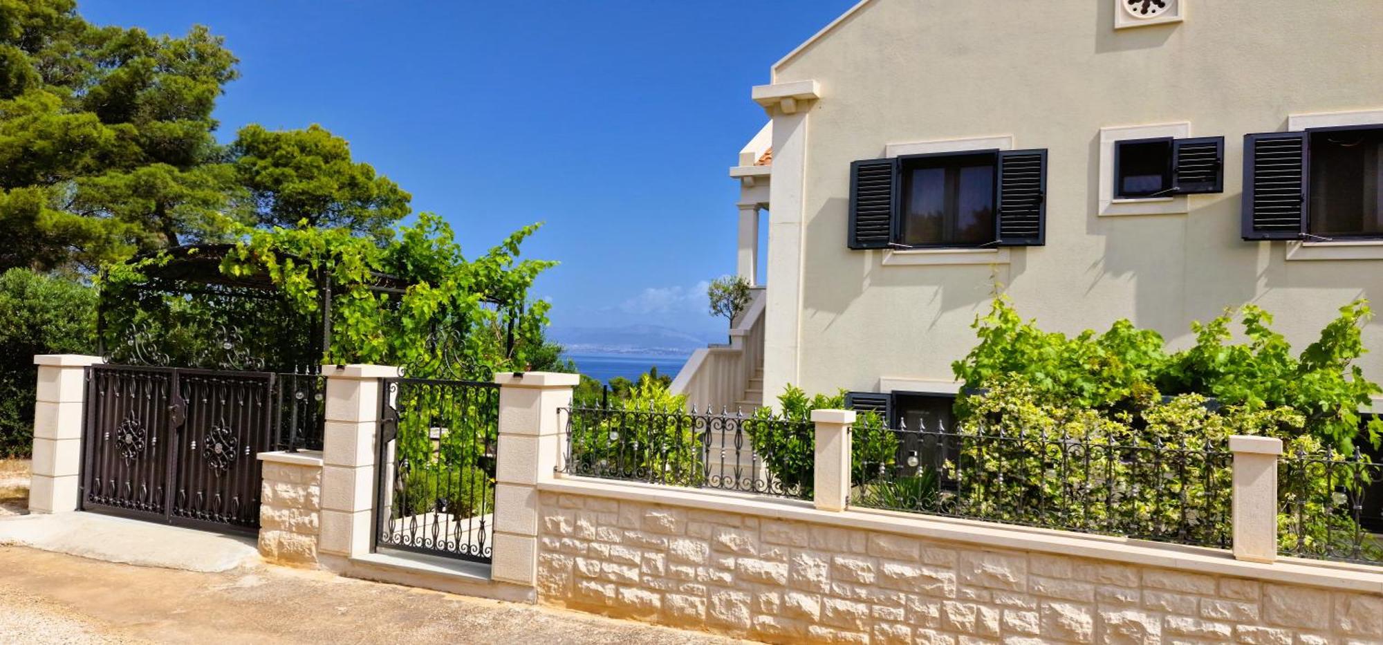 Ocean'S Serenity Supetar Exterior photo