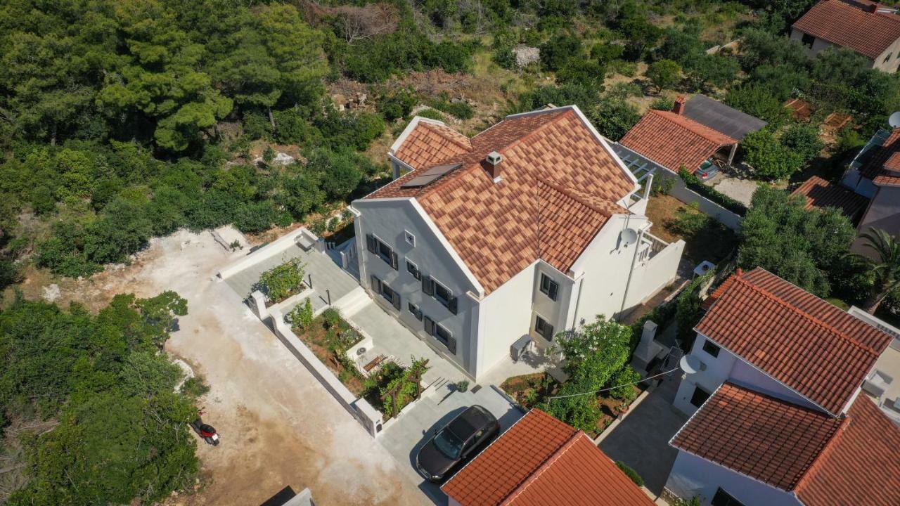 Ocean'S Serenity Supetar Exterior photo