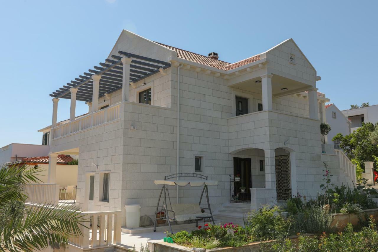 Ocean'S Serenity Supetar Exterior photo